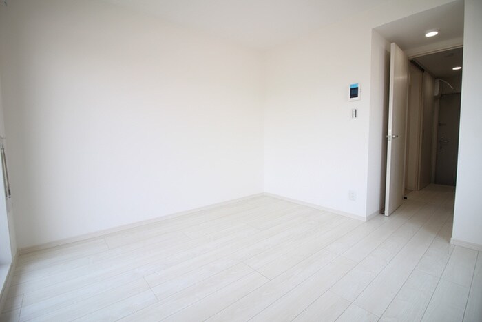 物件内観写真8　(室内からの展望)