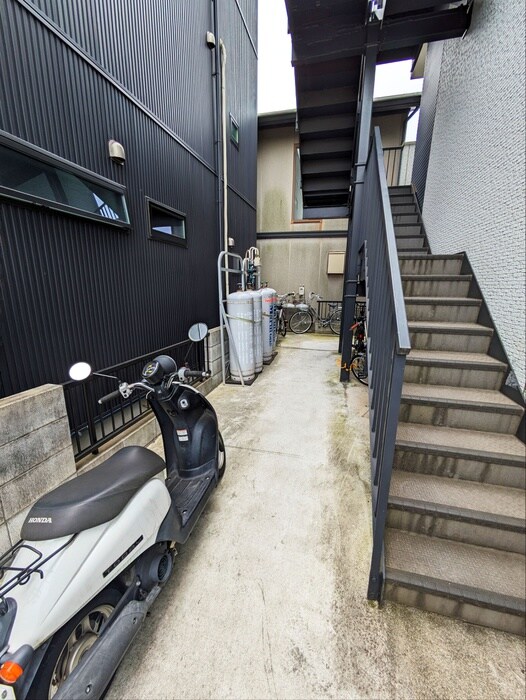物件外観写真6　(駐輪場)