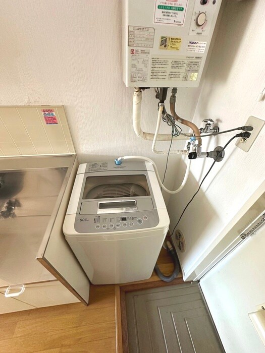 物件内観写真12　(洗濯機置場)