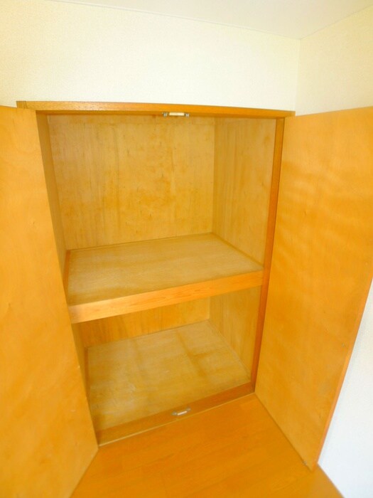 物件内観写真13　(収納)