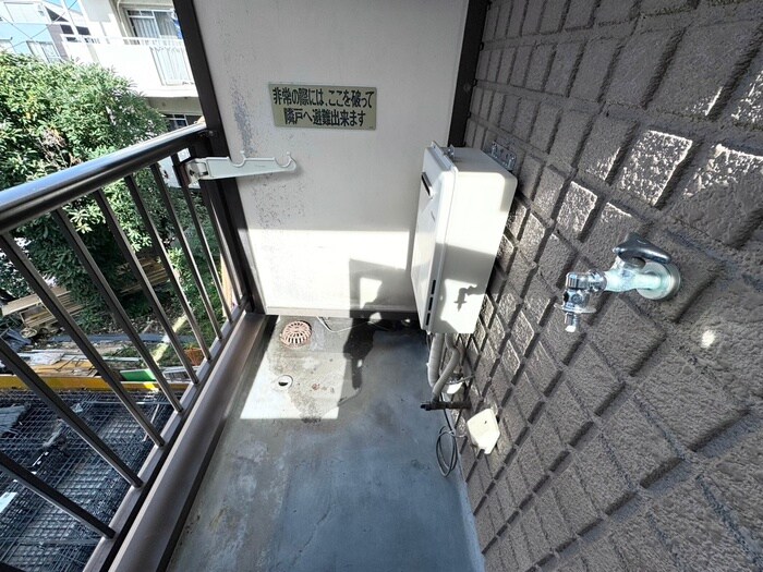 物件内観写真15　(洗濯機置場)