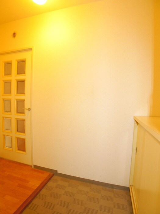 物件内観写真16　(玄関)