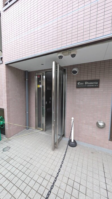 物件外観写真3　(エントランス部分)