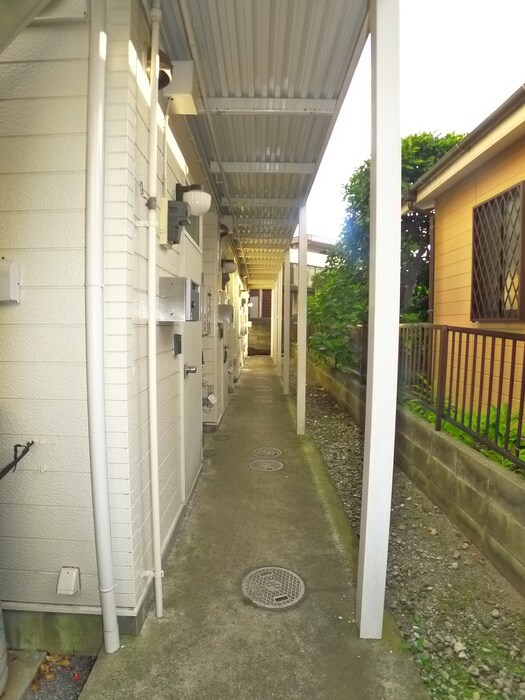 物件外観写真5　(エントランス部分)