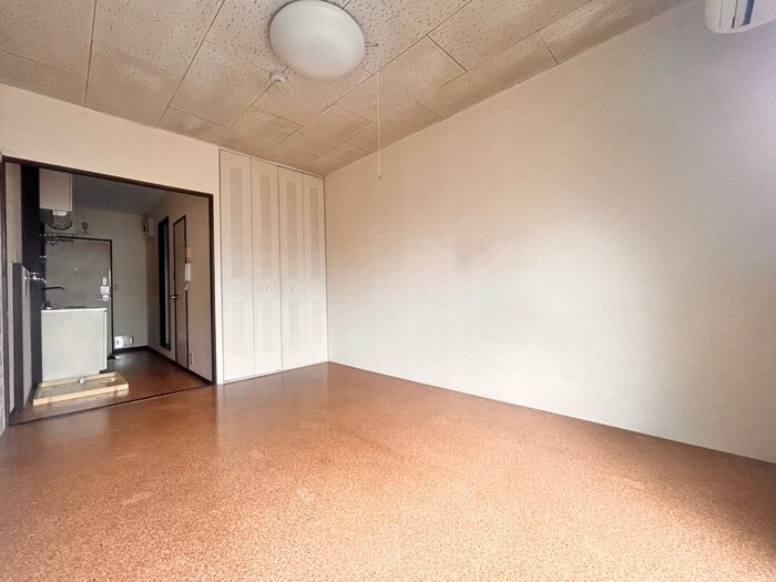 物件内観写真10　(居室)