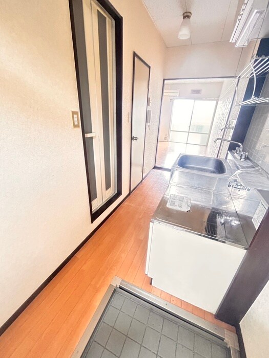 物件内観写真18　(玄関)