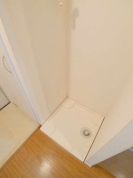 物件内観写真12　(洗濯機置場)