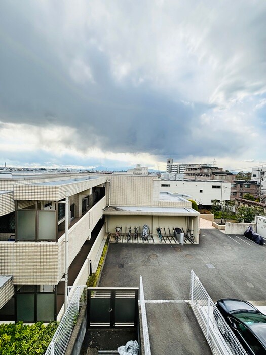 物件内観写真20　(室内からの展望)