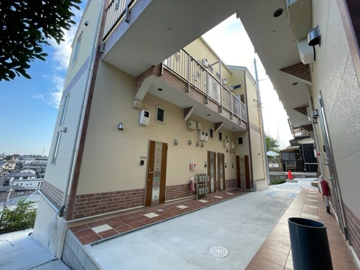 ユナイト宮前平バジーリオの外観写真