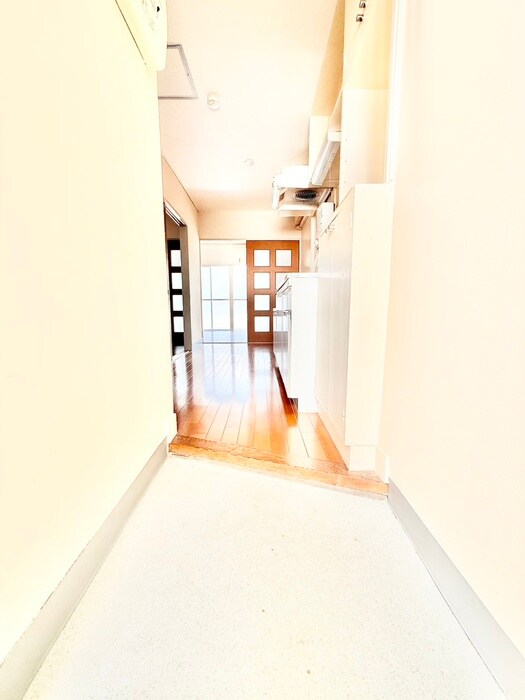 物件内観写真13　(玄関)