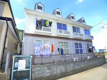 レオパレステジマの外観写真