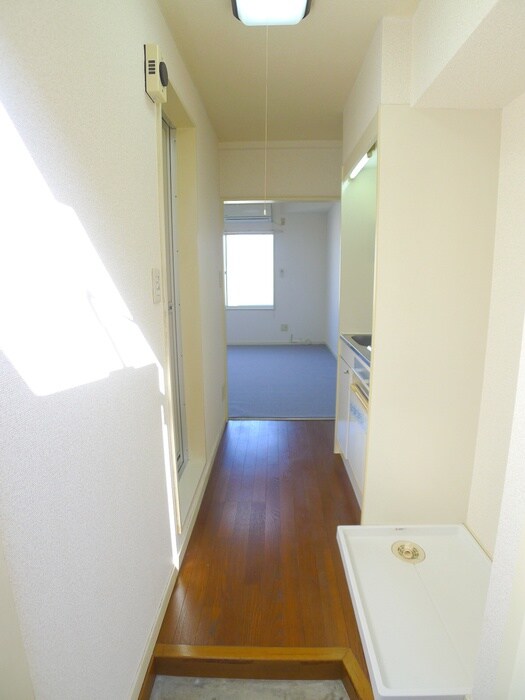 物件内観写真12　(玄関)