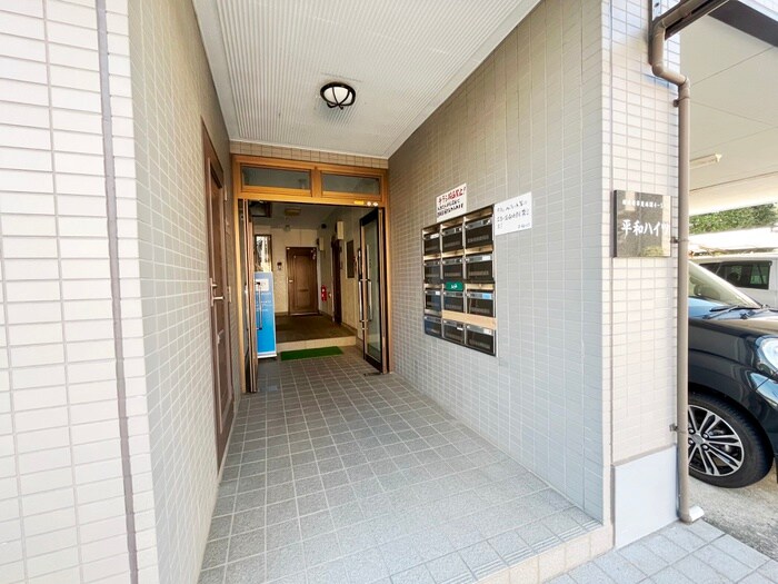 物件外観写真6　(エントランス部分)