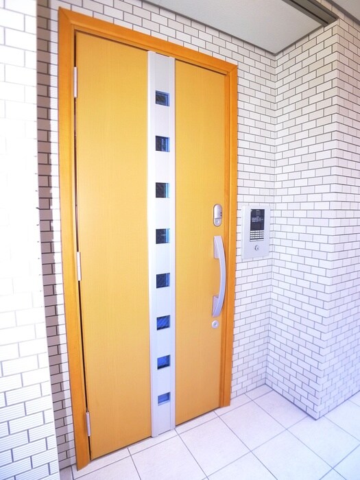 物件外観写真5　(エントランス部分)