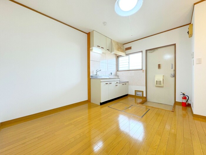 物件内観写真8　(玄関)