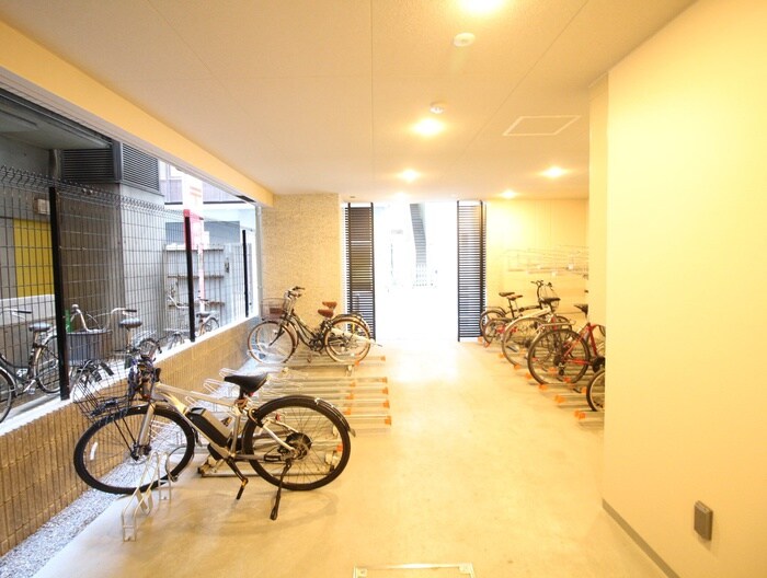 物件外観写真6　(駐輪場)