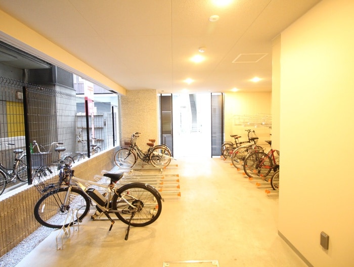 GRAN PASEO 日本橋三越前の駐輪場