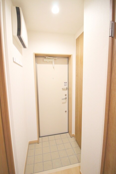 物件内観写真16　(玄関)