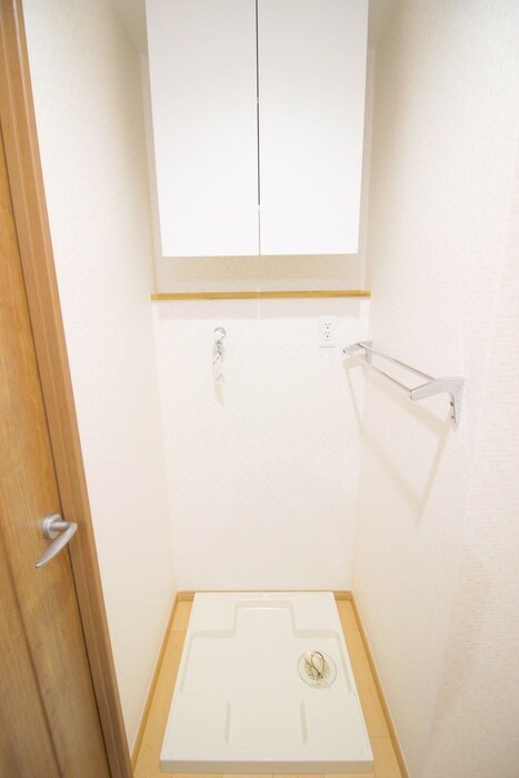 物件内観写真18　(洗濯機置場)