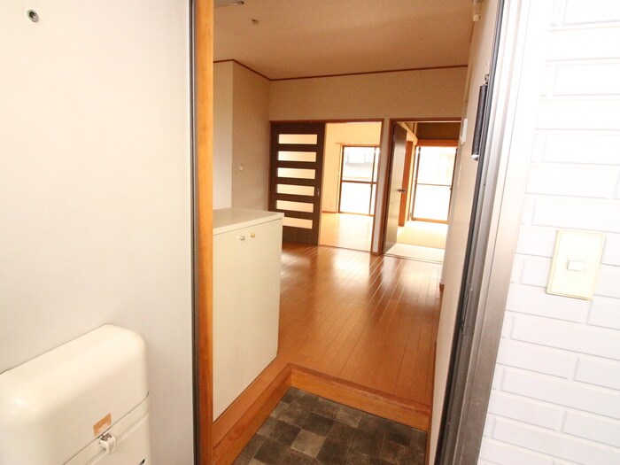 物件内観写真17　(玄関)
