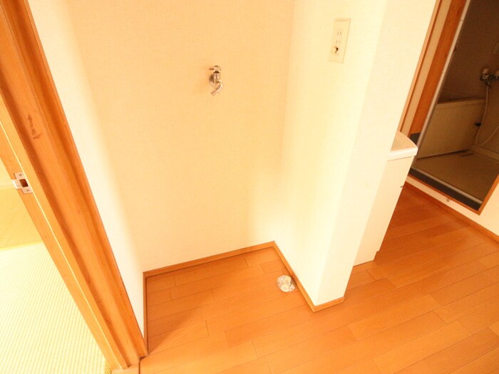 物件内観写真19　(洗濯機置場)