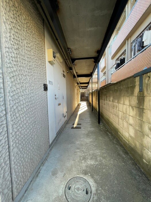 物件外観写真5　(エントランス部分)