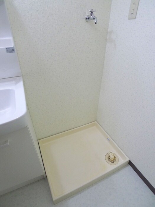 物件内観写真15　(洗濯機置場)