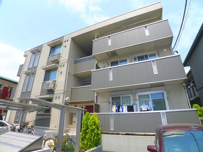 物件外観写真1　(エントランス部分)