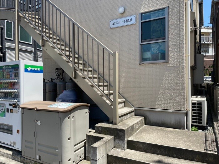 物件外観写真5　(エントランス部分)