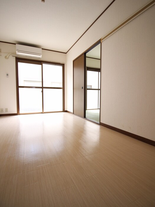 物件内観写真7　(居室)