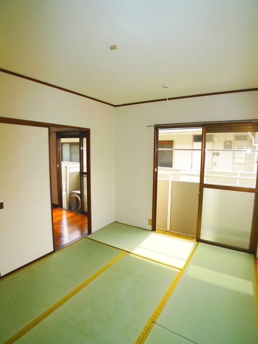 物件内観写真8　(居室)