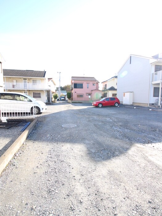 物件外観写真6　(駐車場)