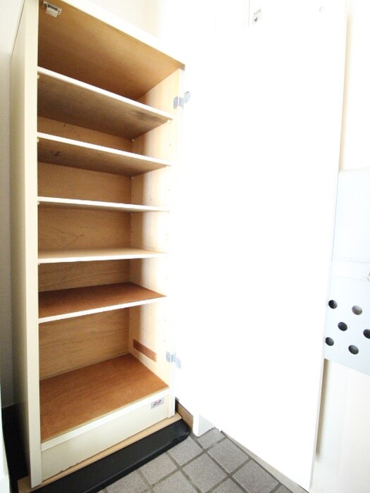 物件内観写真18　(靴箱)