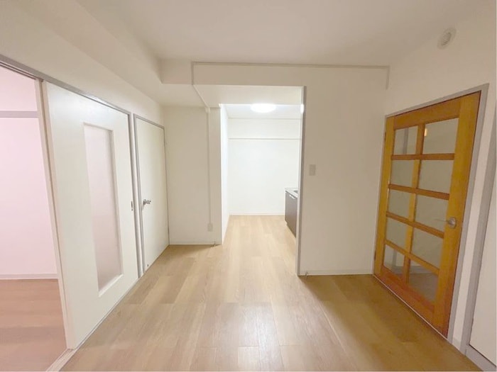 物件内観写真8　(室内からの展望)