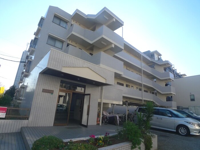 物件外観写真3　(エントランス部分)