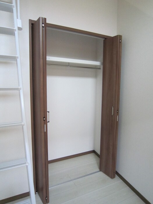 物件内観写真12　(収納)