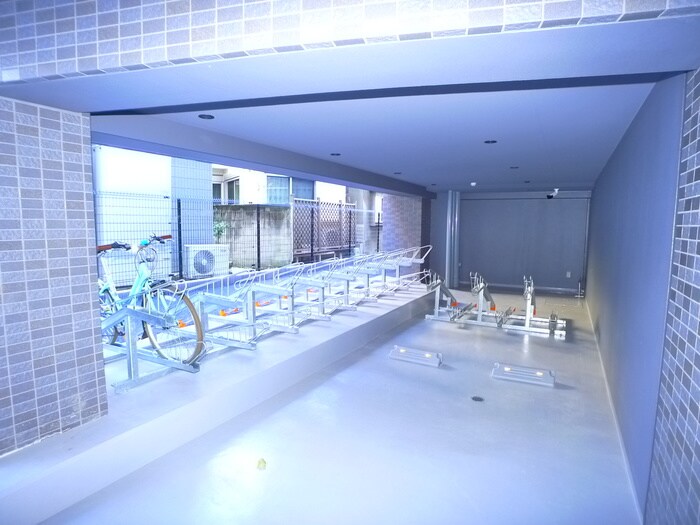 物件外観写真5　(駐輪場)