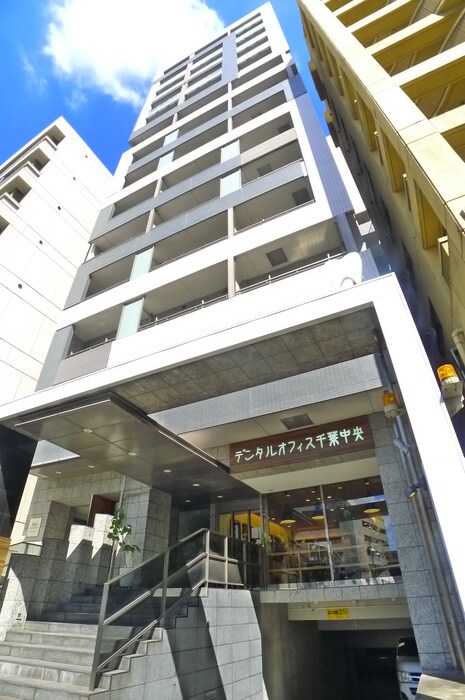 物件外観写真1　(駐車場)