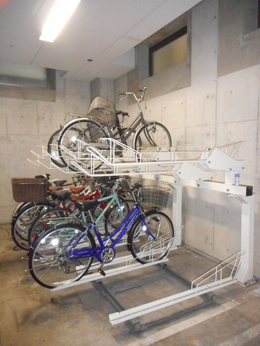 物件外観写真5　(駐輪場)