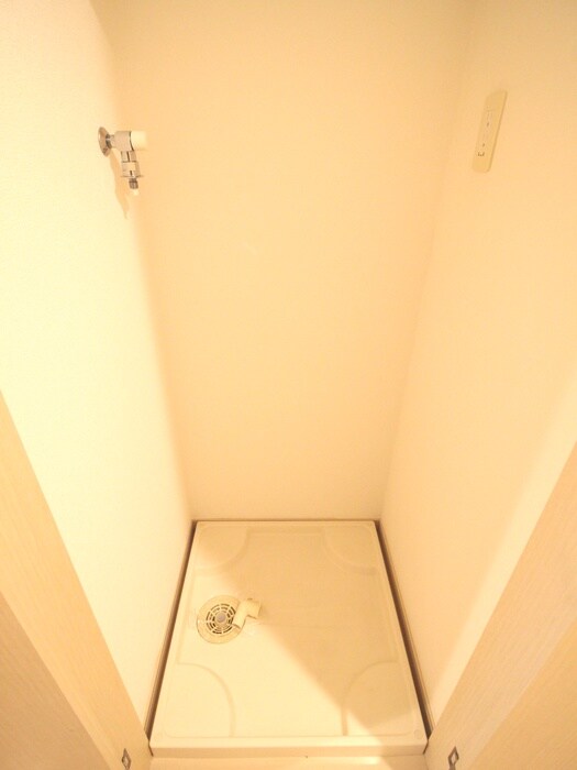 物件内観写真12　(洗濯機置場)