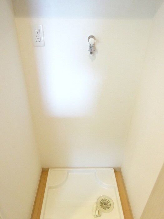 物件内観写真14　(洗濯機置場)