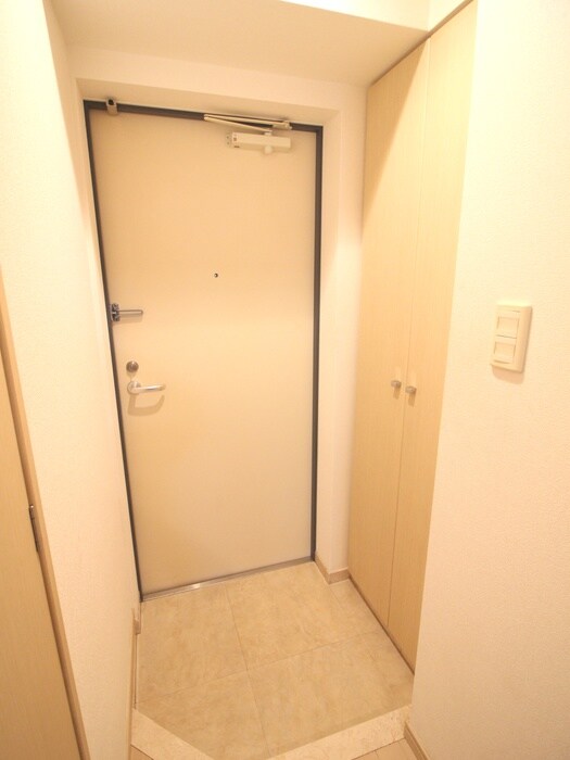 物件内観写真15　(玄関)