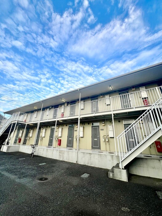 物件外観写真1　(エントランス部分)