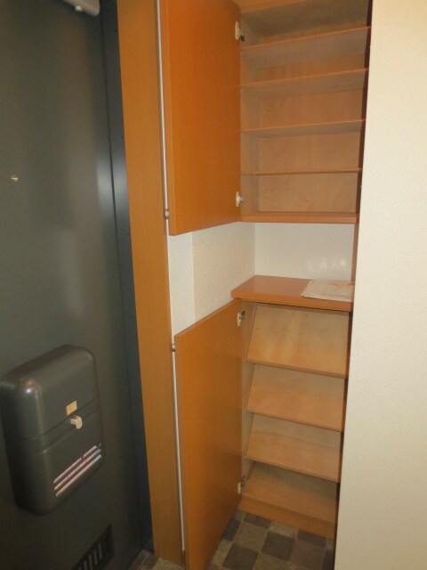 物件内観写真10　(靴箱)