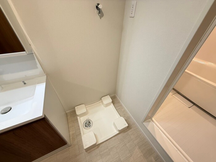 物件内観写真15　(洗濯機置場)