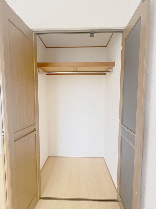 物件内観写真12　(収納)