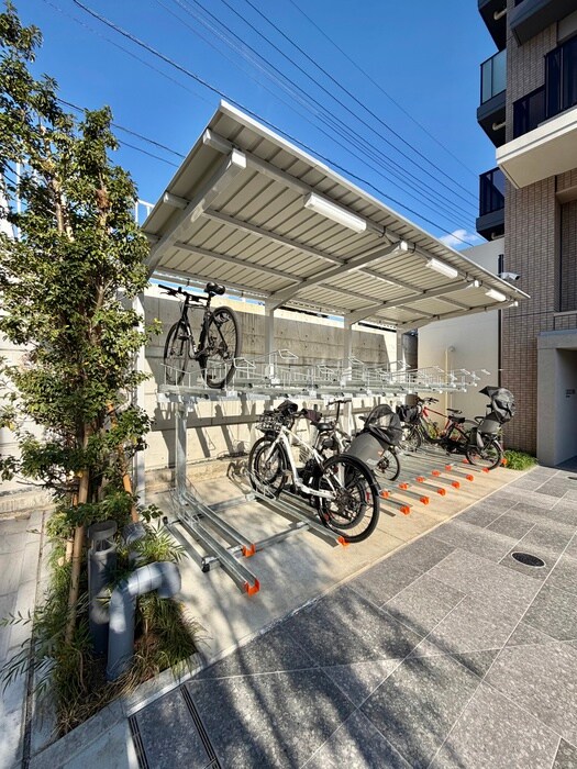 物件外観写真4　(駐輪場)
