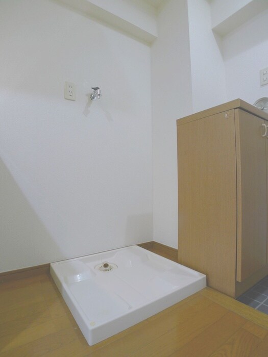 物件内観写真15　(洗濯機置場)