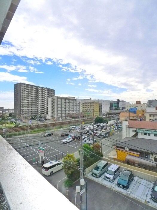 物件内観写真22　(室内からの展望)