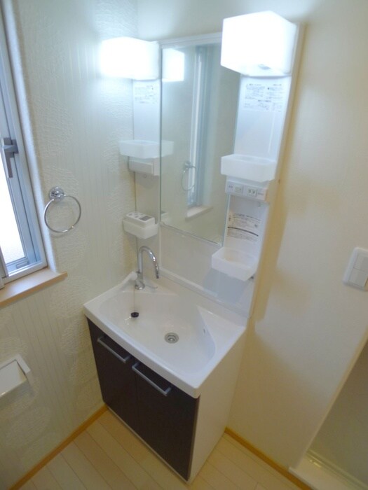 物件内観写真13　(洗面)